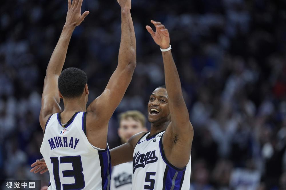 员摔倒受伤 员摔倒受伤